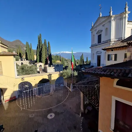 Al Vittoriale Da Maja דירה